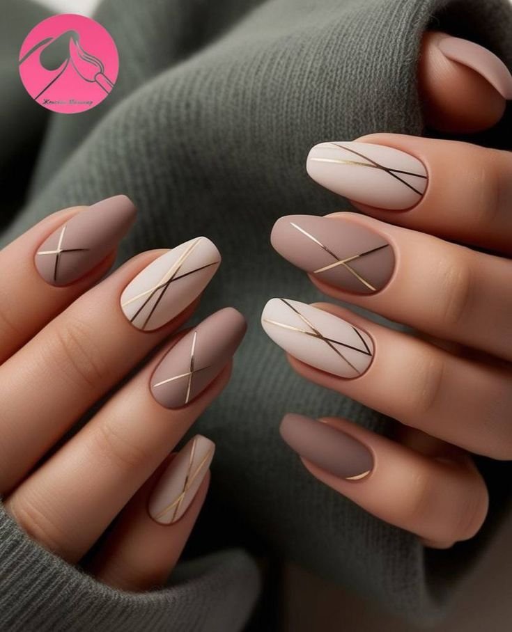 Minimalistic Fall Nail Ideas