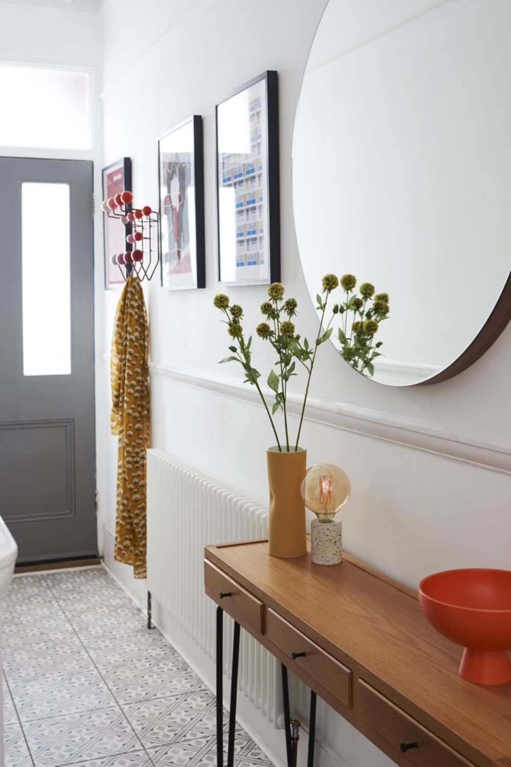 Small entryway ideas with storage