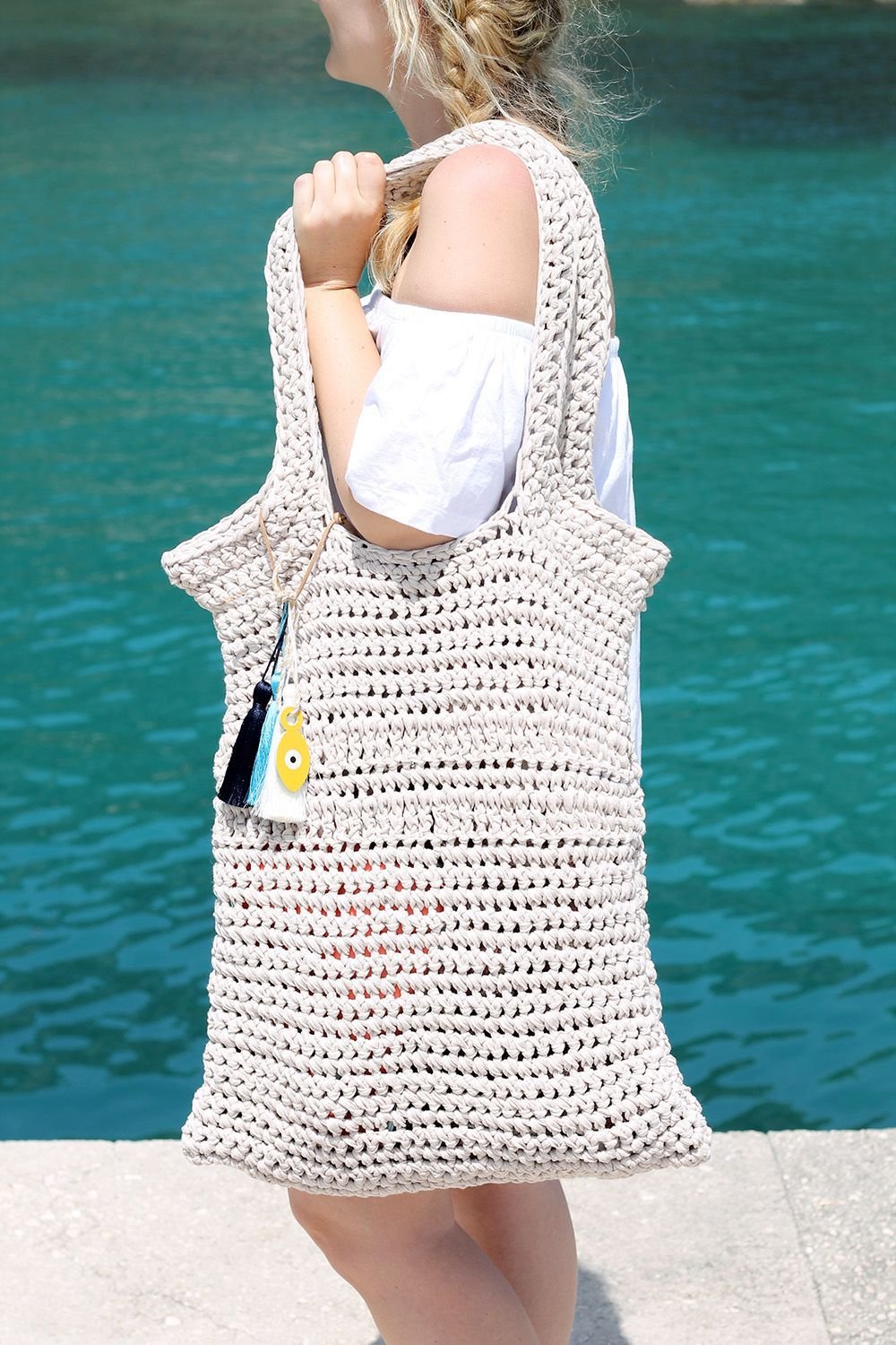 
stylish crochet purse
