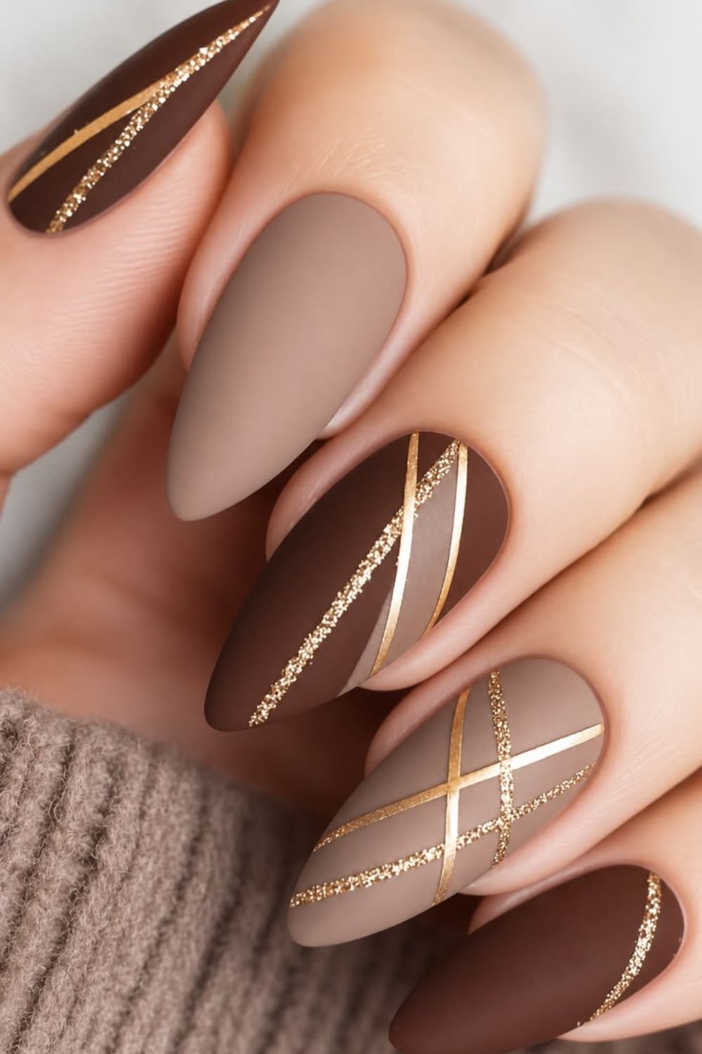 Minimalist manicure